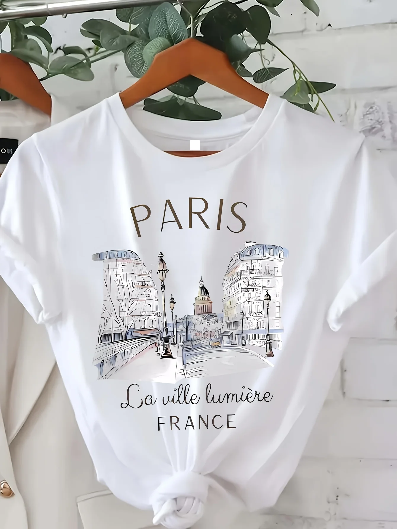 Summer Clothing In Paris - Camiseta Gráfica Fashion com Estampa de